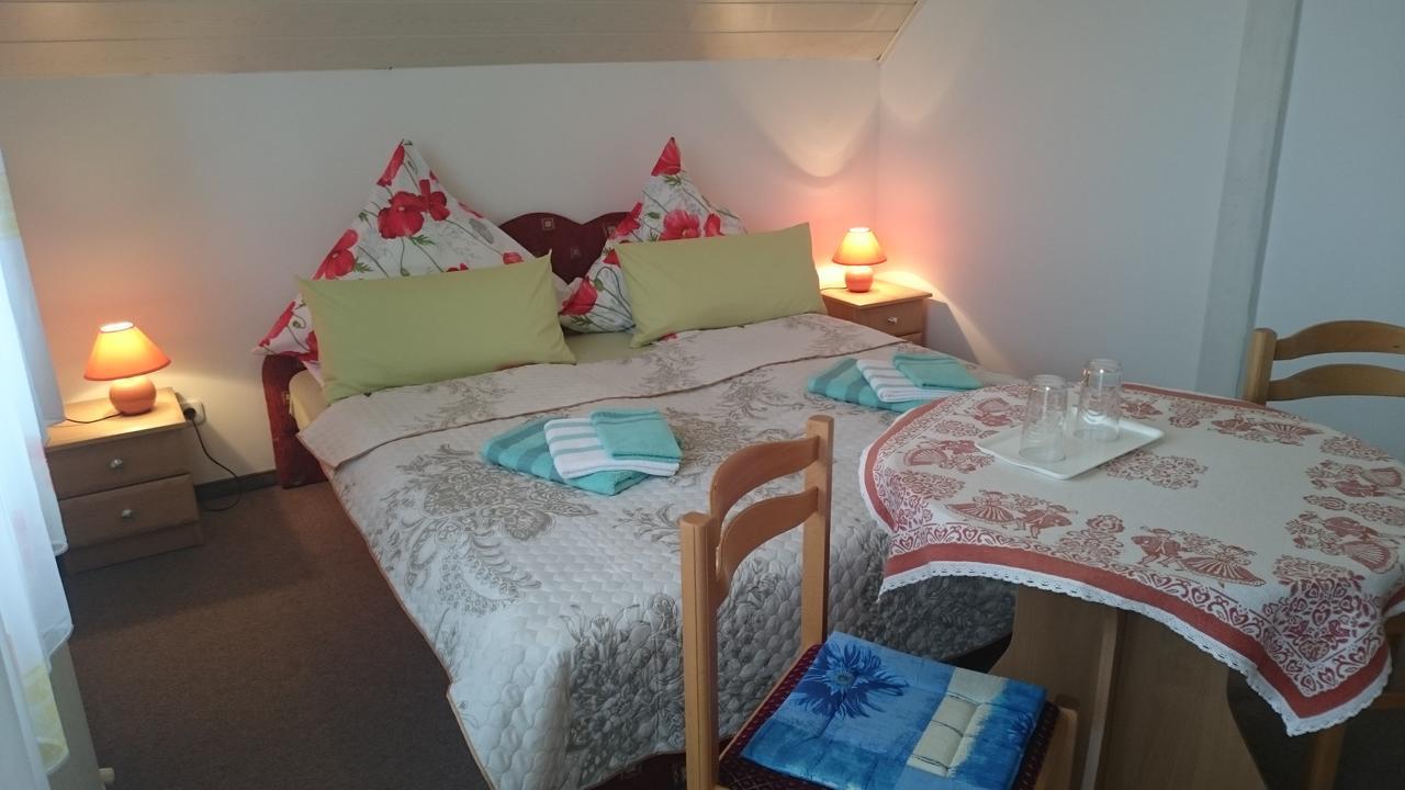 Natalie Appartment Buk Room photo
